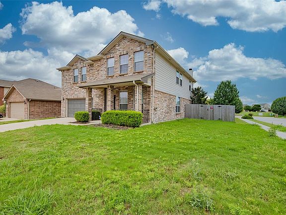 4th image of 2916 Yoakum St