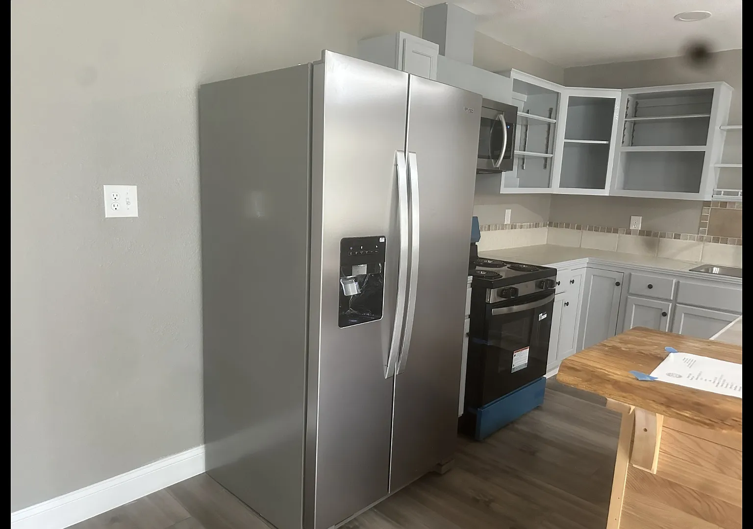 3 bed, 1966 sqft, $1,755 — Photo 1