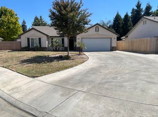 2435 E Harter Ct, Visalia, CA 93292