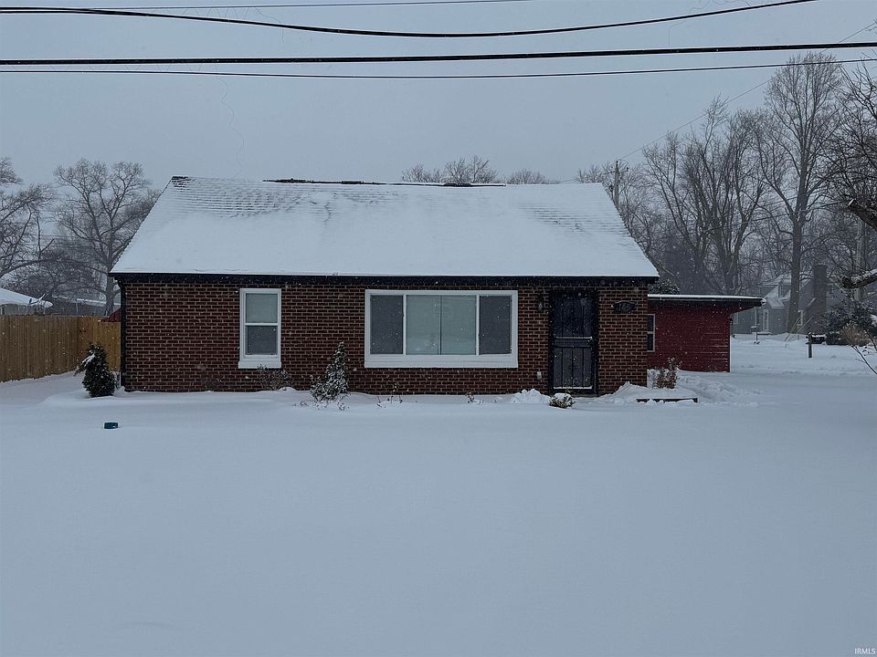 1st image of 145 E Willow Dr