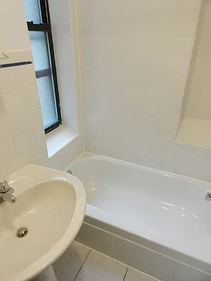 Rented by Perry Associates NYC Inc | media 28