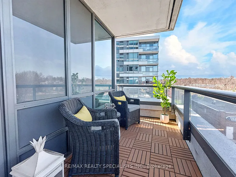 1 Hurontario St #306 — Photo 46