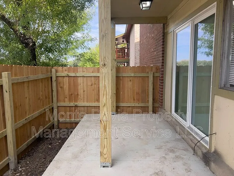 8907 Parkfield Dr #101 — Photo 18