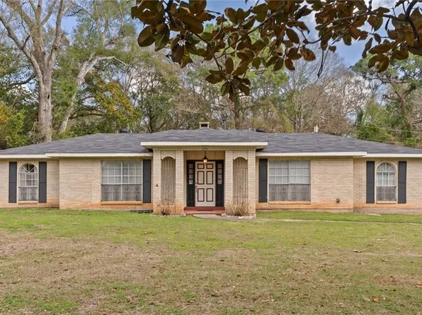 2251 Hillcrest Rd, Mobile, AL 36695