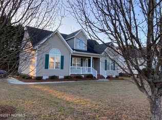 1128 Quarterpath Dr, Winterville, NC 28590