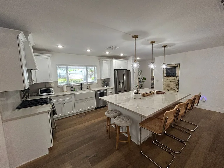 4016 E Avalon Dr — Photo 5