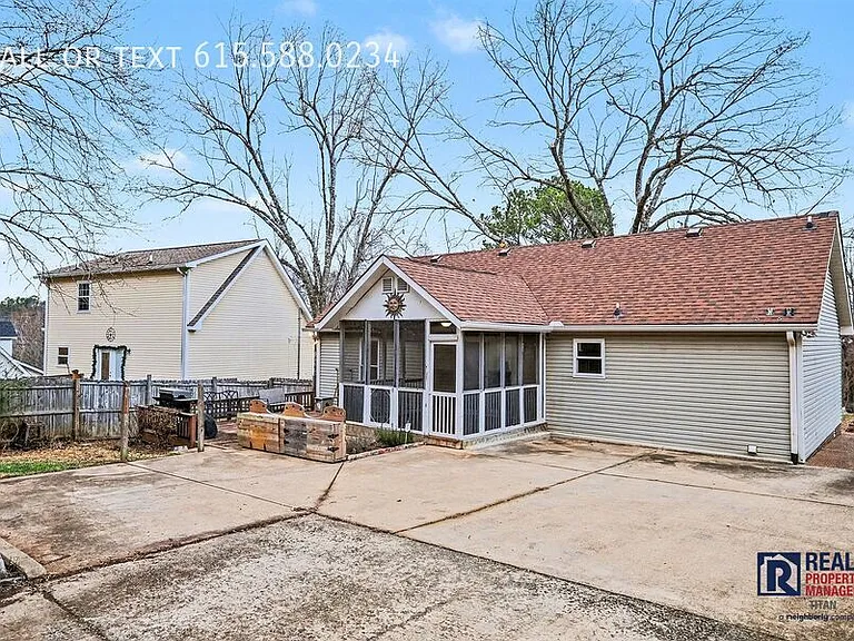 7184 Chester Rd — Photo 20