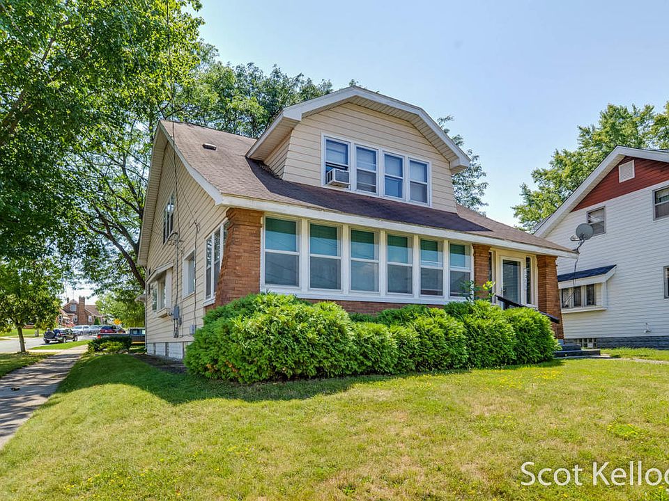 2nd image of 1036 Walker Ave NW