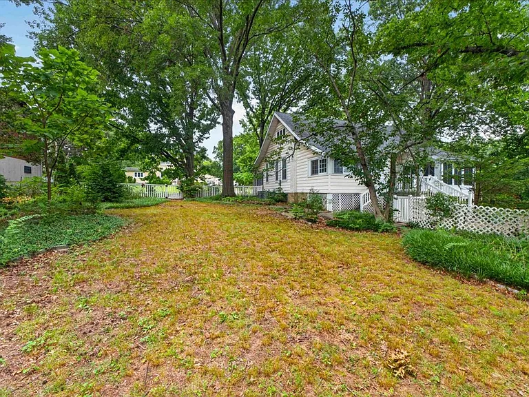 7325 Sutherland Ave — Photo 41