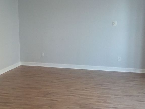 5th image of 843 Shawano Ave APT D