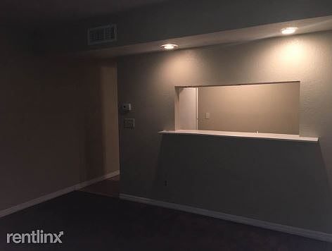 3rd image of 7001 Waterside Dr Tampa Fl 33617