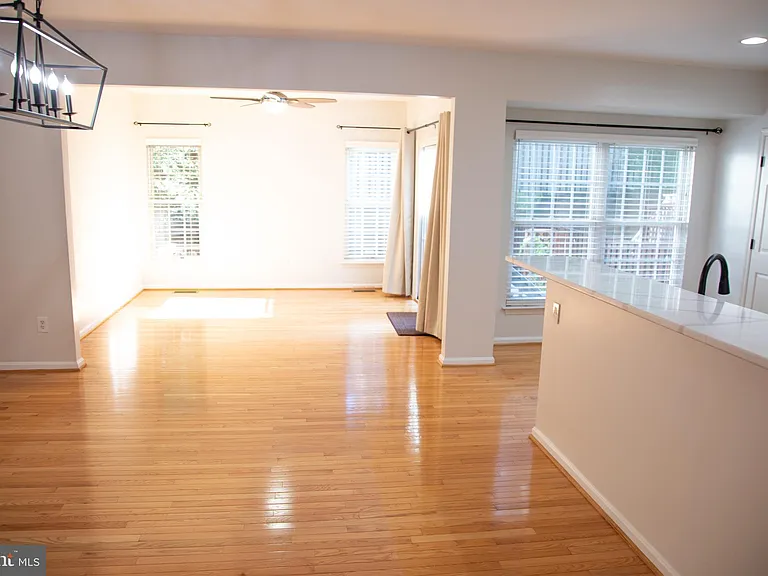 3347 Wilton Crest Ct — Photo 6