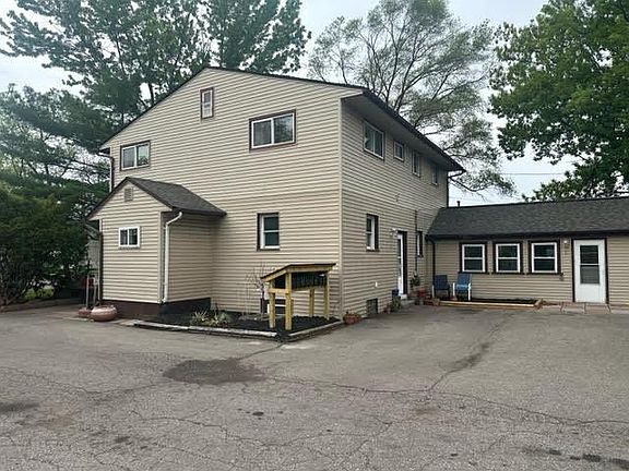 3rd image of 1741 E Woodward Heights Blvd Studio 1
