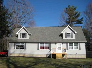 1129 Meadowdale Rd, Altamont, NY 12009
