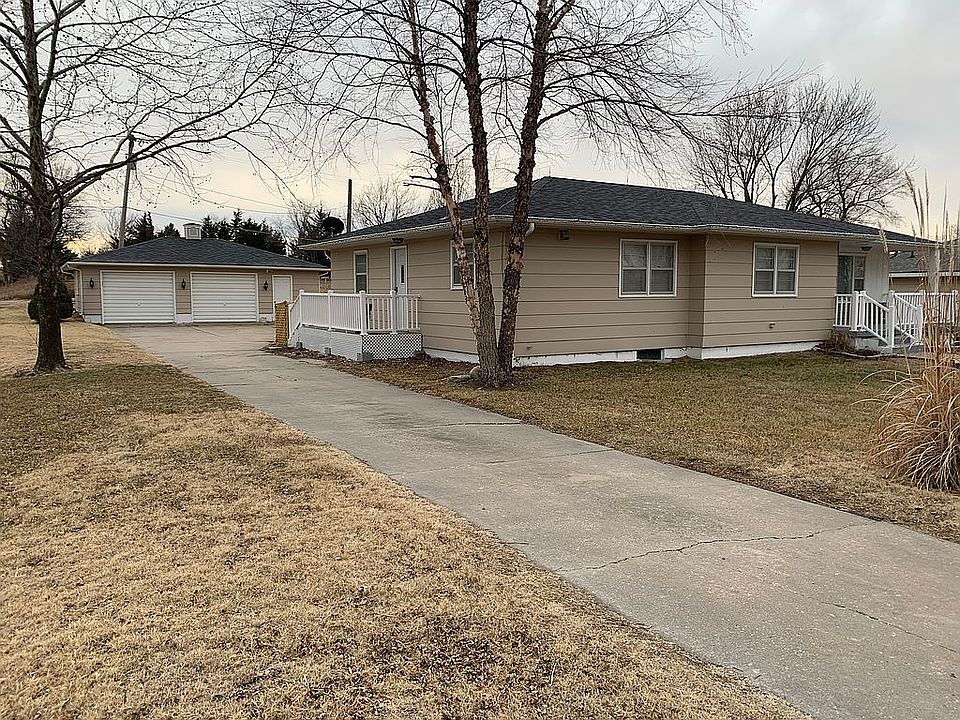 319 E Franklynn St, Herington, KS 67449 Zillow