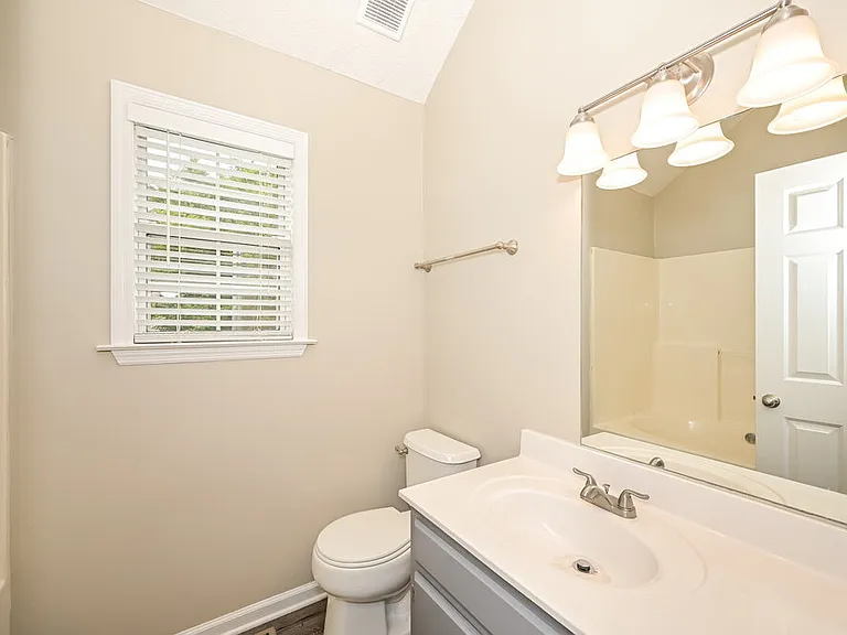 239 Heritage Cir E — Photo 16