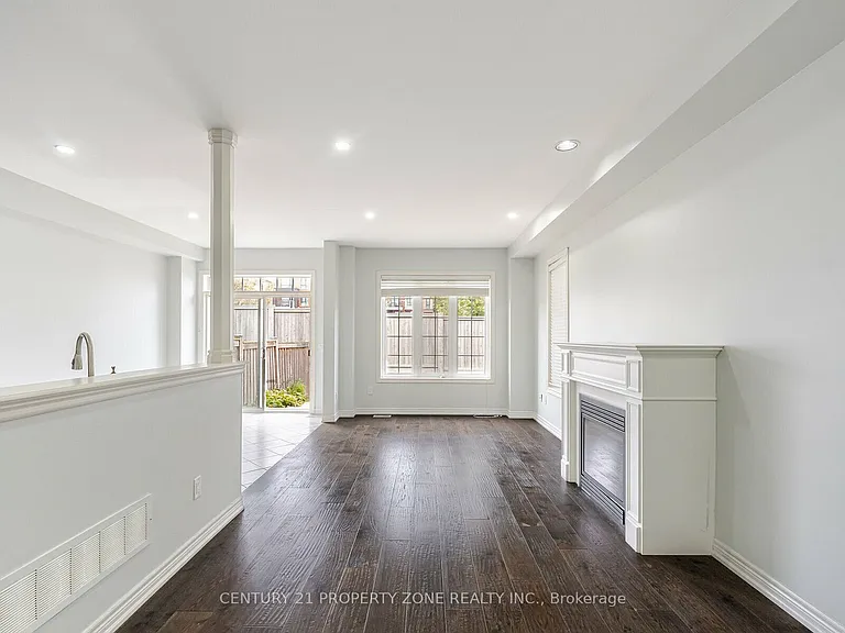 6 Dufay Rd — Photo 3