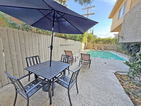 5th image of 5000 Whitsett Ave APT 102