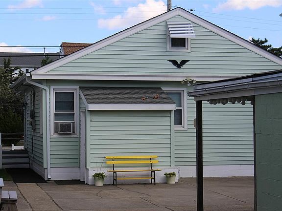 4th image of 110 1st St