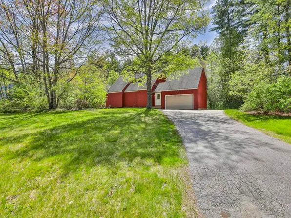 21 St Laurent Drive, Hudson, NH 03051