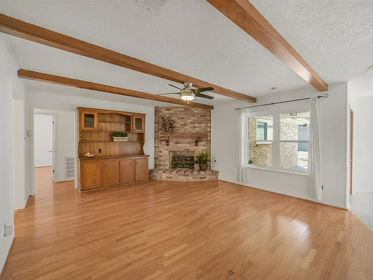 8415 Braesdale Ln — Photo 11