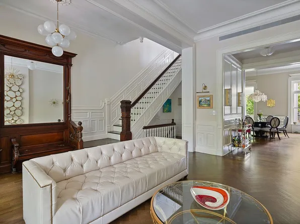 146 Saint Johns Pl, Brooklyn, NY 11217