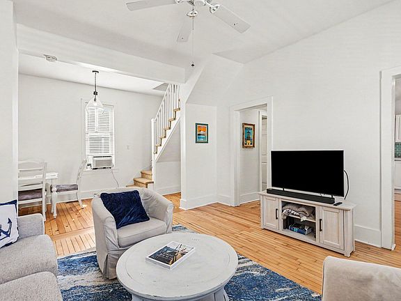 4th image of 450 Slayton Ave