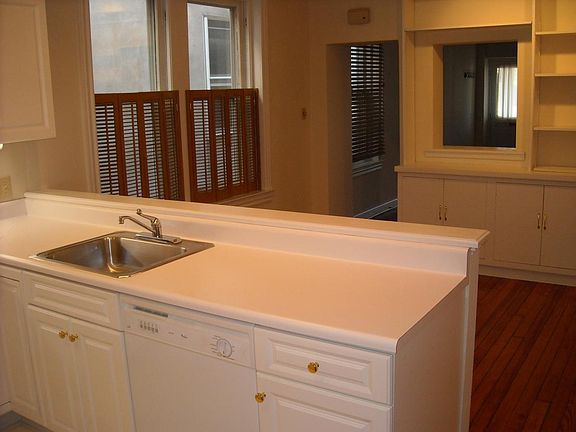 4th image of 7930 Germantown Ave #A