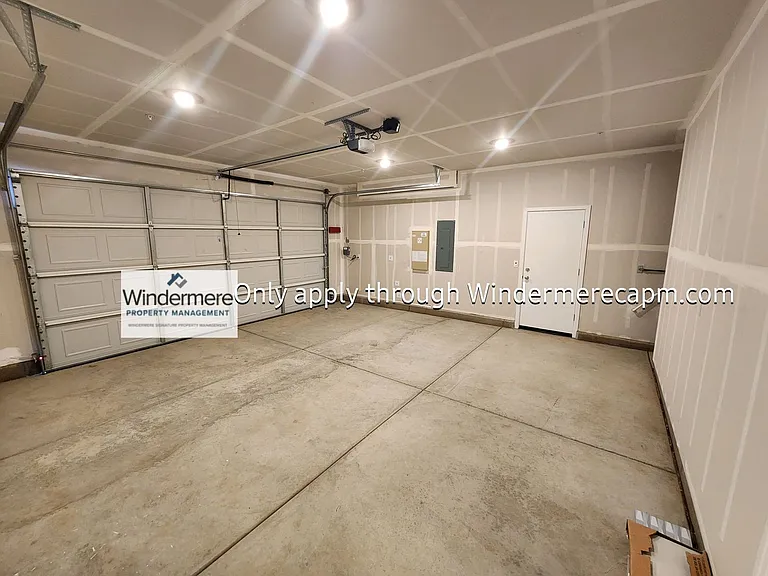 8403 Sinesky Way — Photo 18