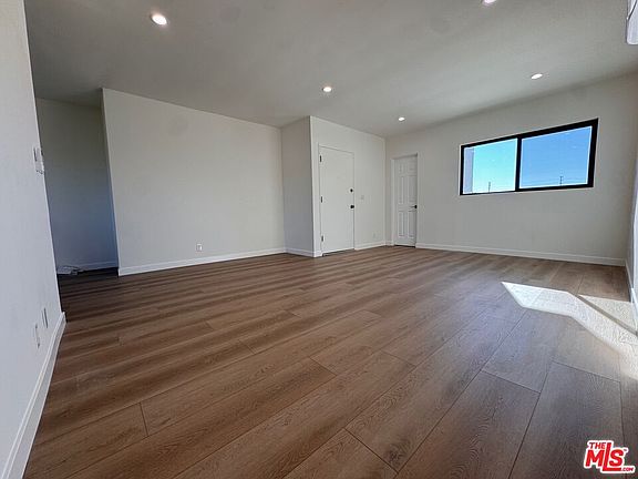 3rd image of 3235 Andrita St