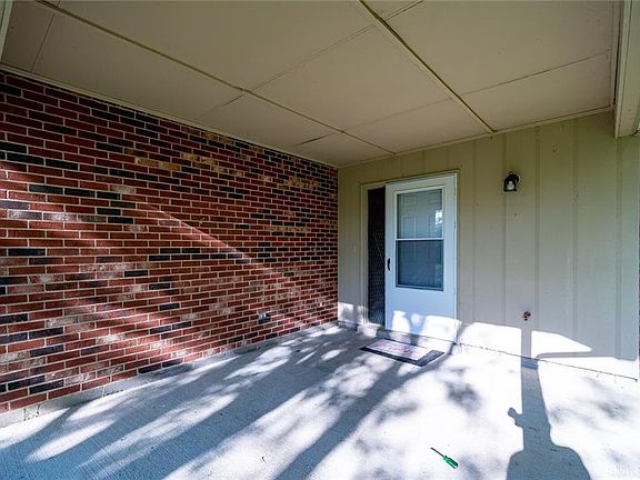5th image of 8691-8693 Shadycreek Dr