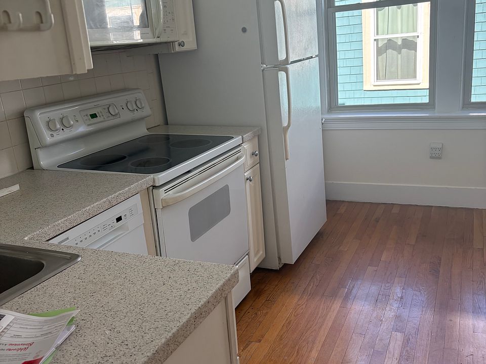 2nd image of 2022 Massachusetts Ave APT 2