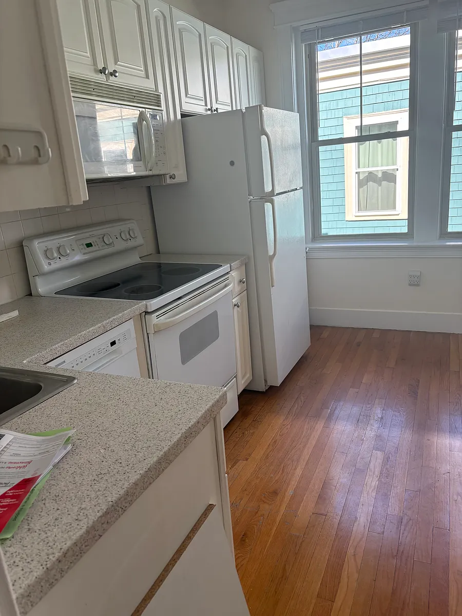 Building Photo - 2022 Massachusetts Ave #2