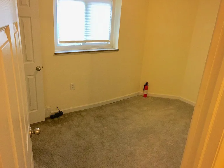 131 S 16th St #3 — Photo 4