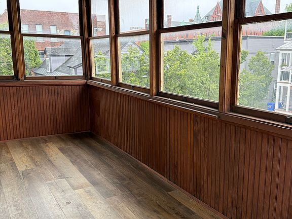 5th image of 21-23 N Winooski Ave #B