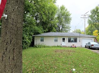 32 Marquette Rd, Machesney Park, IL 61115