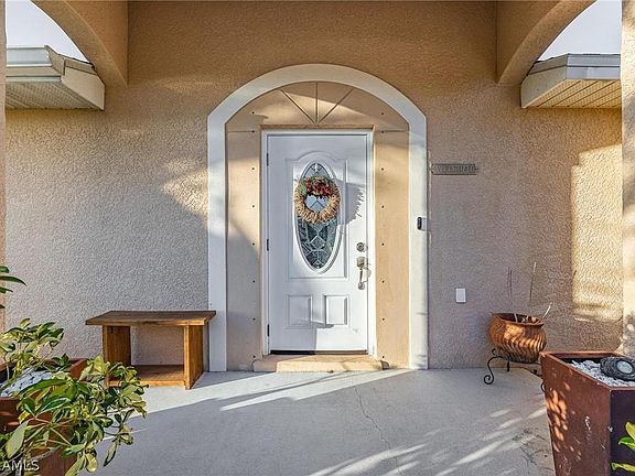 3rd image of 847 SW 31st Ter
