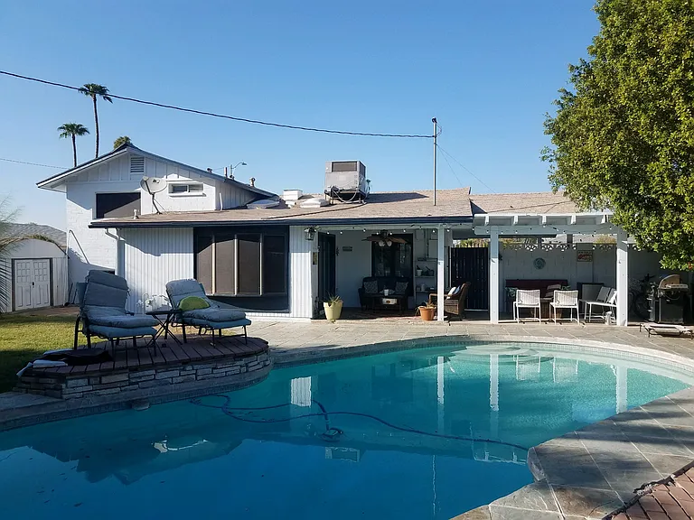 1019 E Manhatton Dr — Photo 8