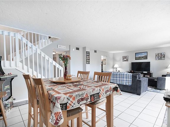 4th image of 450 Commodore Drive #307