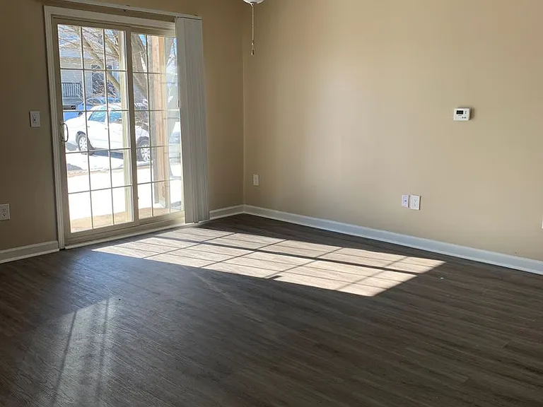 Fox Brook Apartments — Photo 16