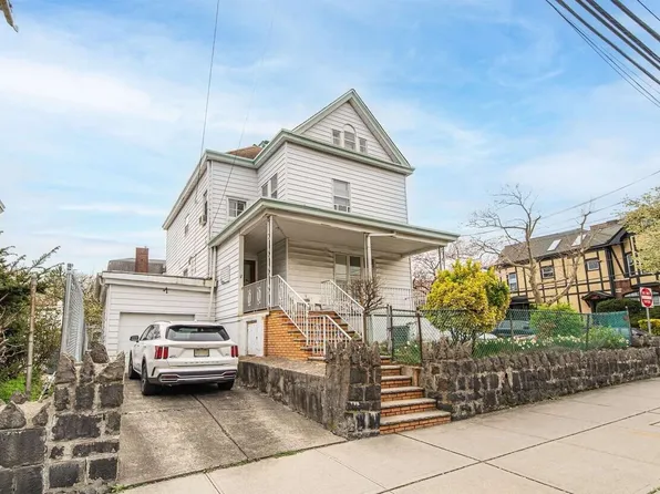 75 Highwood Terrace image 1 of 6