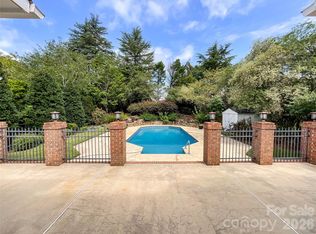 7000 Royce Ct, Charlotte, NC 28277
