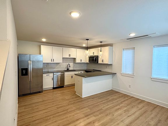 2nd image of 102 Duke St #15