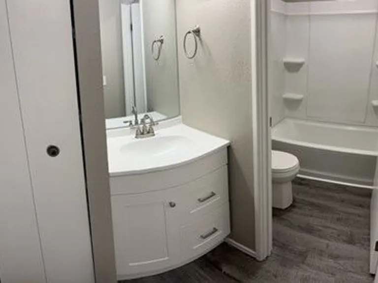 Beacon Point Apartments — Photo 20