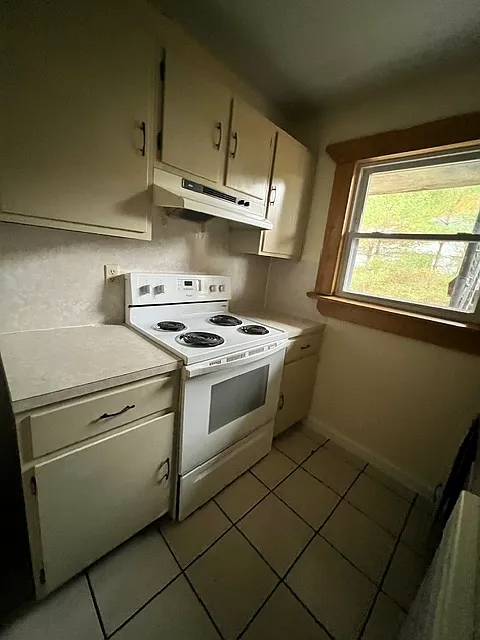 401 Fairfax Street - 3 — Photo 2