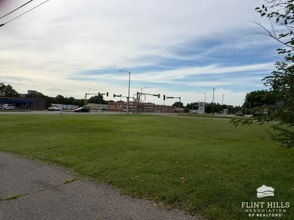 116 S Washington St, Junction City, KS 66441