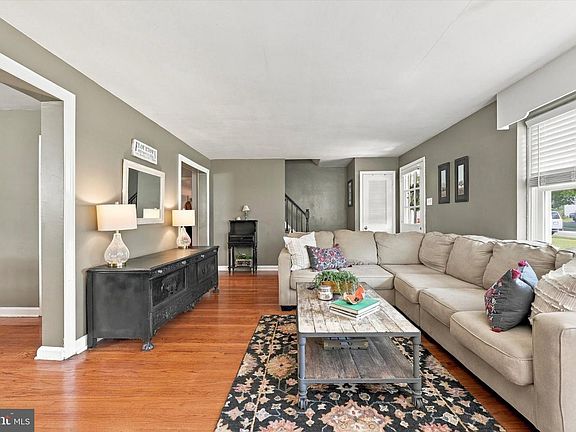 5th image of 611 Arlingham Rd
