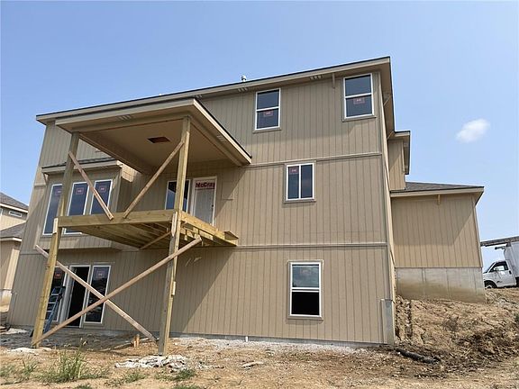 2nd image of 4823 NE 89th Dr