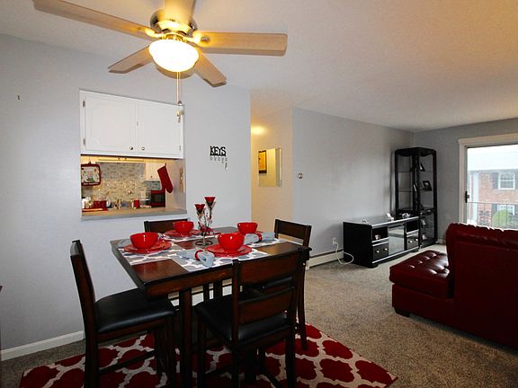 2nd image of 1924 Goldsmith Ln Unit 57