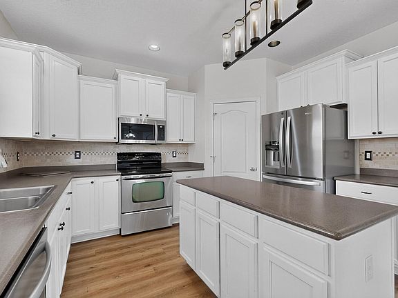 2nd image of 3420 Shiloh Rd NE
